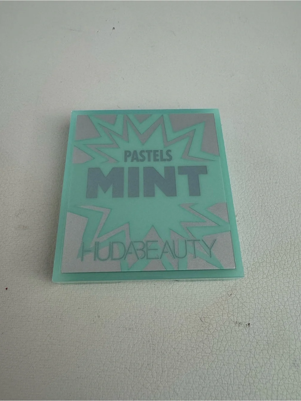 HUDA BEAUTY Pastels Mint Eyeshadow Palette - Mint